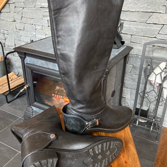 Cole HAAN  size 7 waterproof Dorian riding boots - Picture 7 of 7